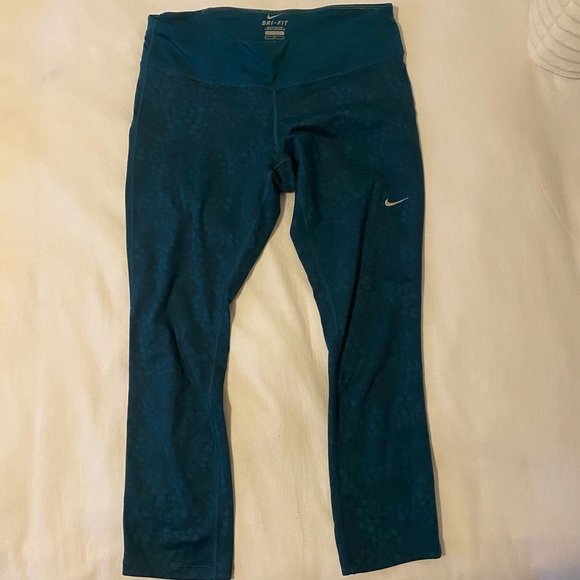 Nike Pants - Nike Run Emerald Green Patterned Cropped Legging
